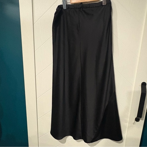 Black Satin/ slip Maxi Skirt Ardene / Maxi/Midi Medium. NYE/ Holiday/ Glam/ Chic - Picture 4 of 5